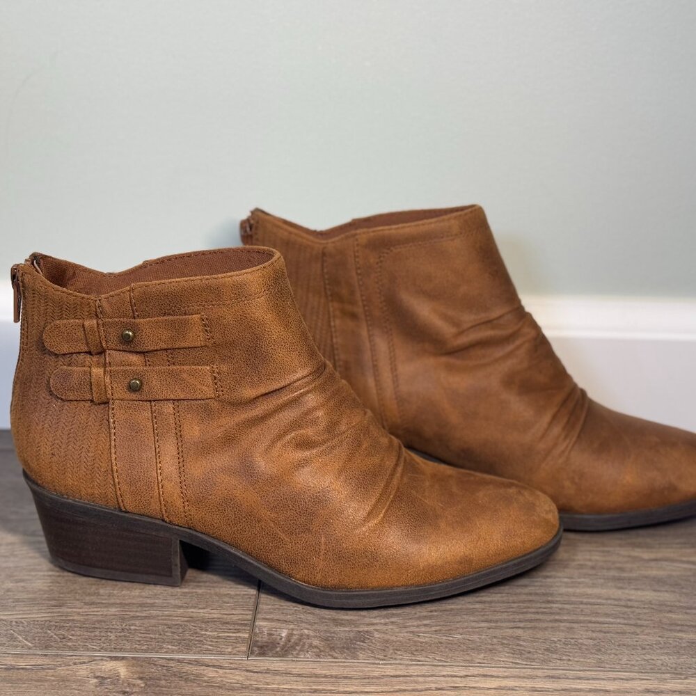 BareTraps Brown Size 7 Booties